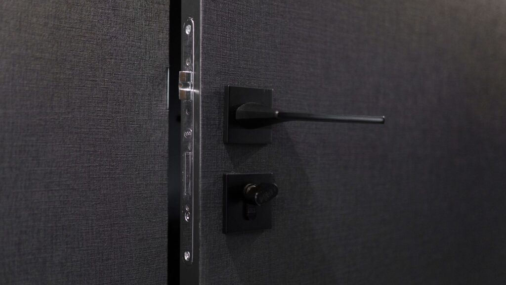 Intiri drzwi ukryte smartwall concealed doors